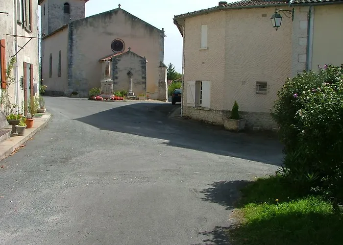 Le Petit Lavoir Saint-Paul-Lizonne