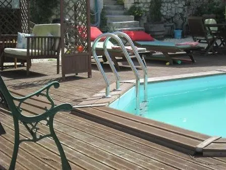 住宿加早餐酒店 Le Petit Lavoir Saint-Paul-Lizonne