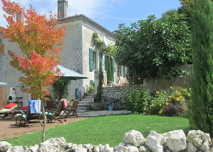 住宿加早餐酒店 Le Petit Lavoir Saint-Paul-Lizonne
